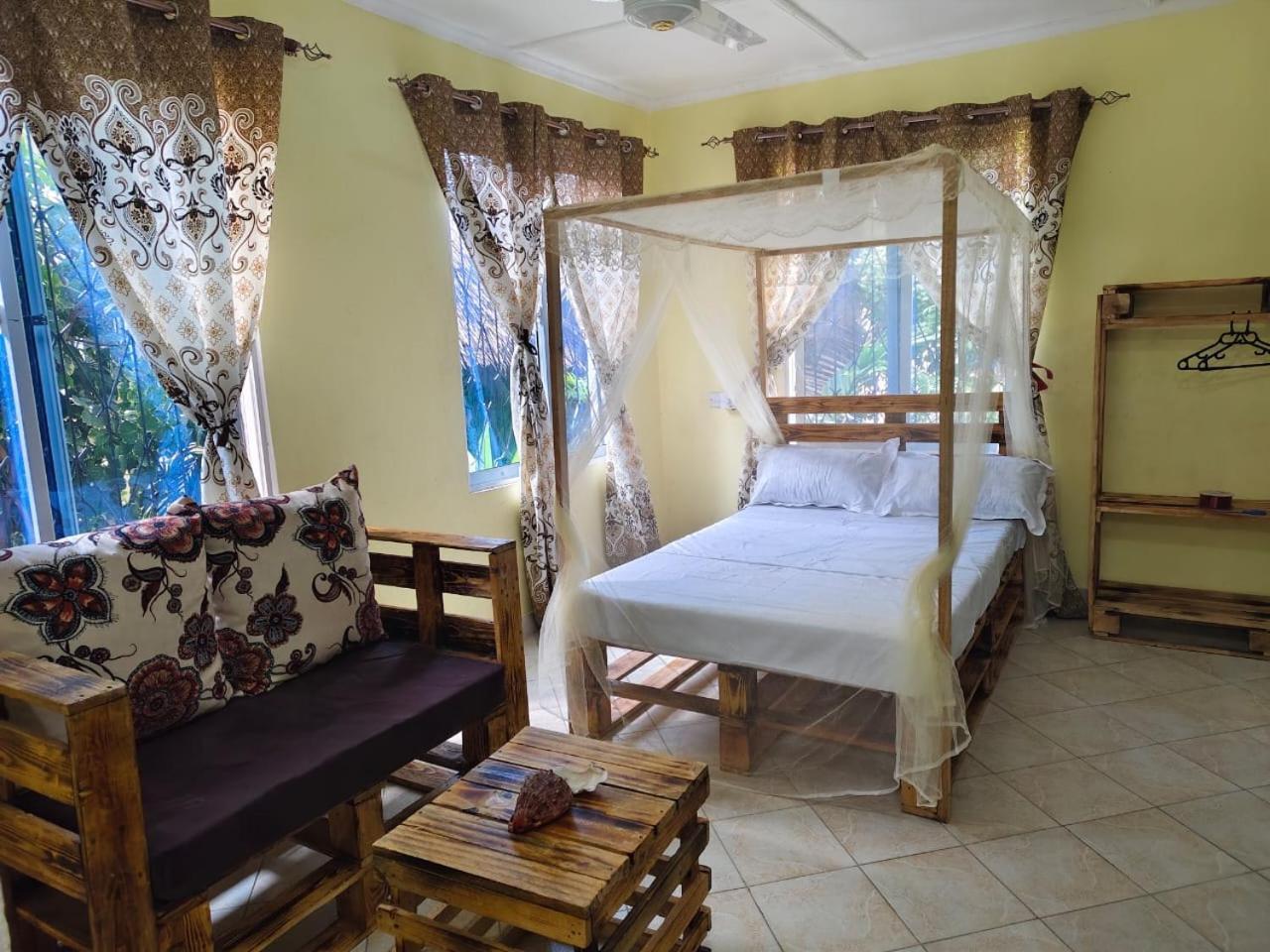 Mount Zion Guest House, Mtwapa Mtomondoni Mombasa Esterno foto