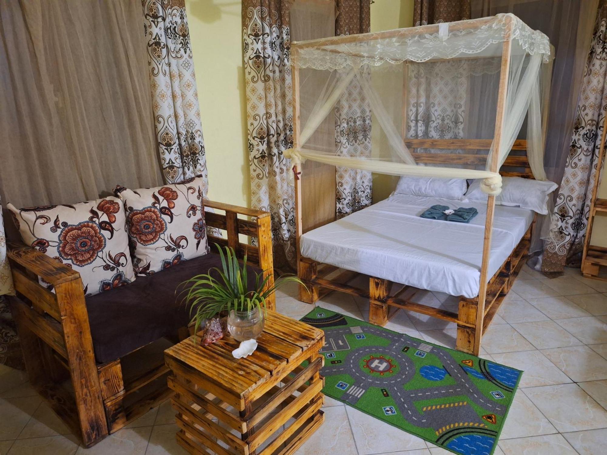 Mount Zion Guest House, Mtwapa Mtomondoni Mombasa Esterno foto