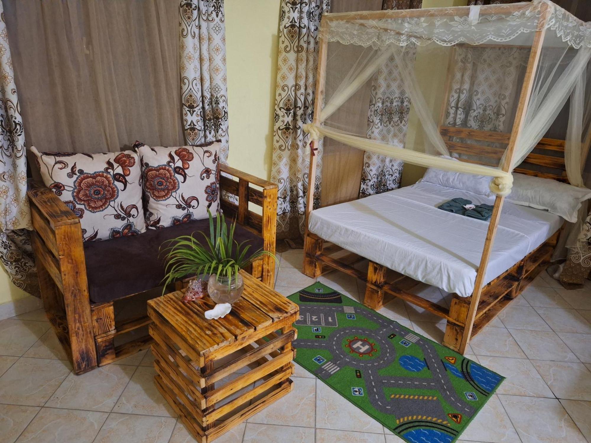 Mount Zion Guest House, Mtwapa Mtomondoni Mombasa Esterno foto