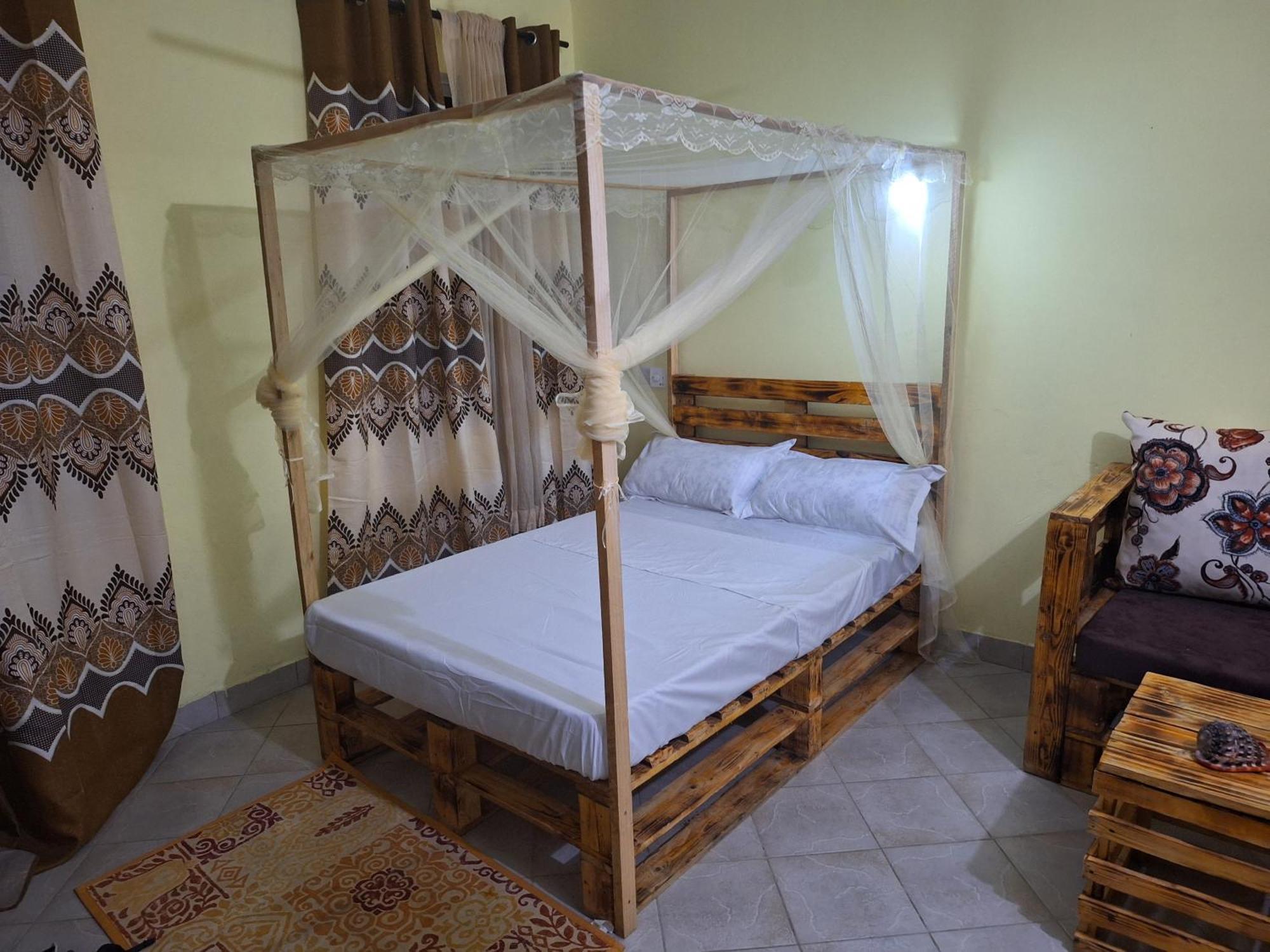 Mount Zion Guest House, Mtwapa Mtomondoni Mombasa Esterno foto